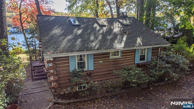 389 Cupsaw Drive, Ringwood, NJ 07456