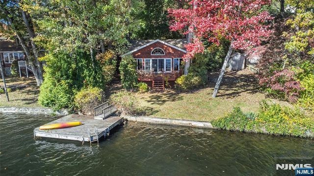 389 Cupsaw Drive, Ringwood, NJ 07456
