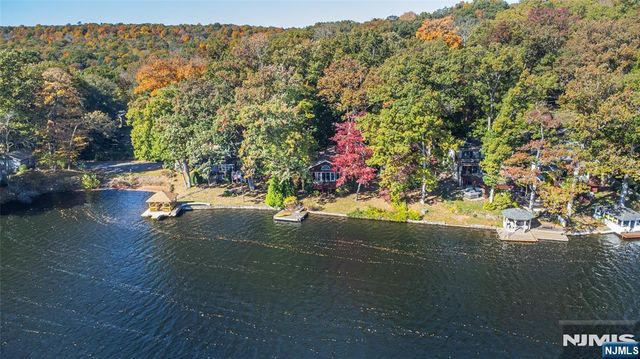 389 Cupsaw Drive, Ringwood, NJ 07456