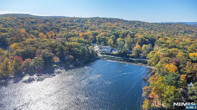 389 Cupsaw Drive, Ringwood, NJ 07456