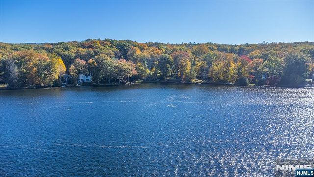 389 Cupsaw Drive, Ringwood, NJ 07456
