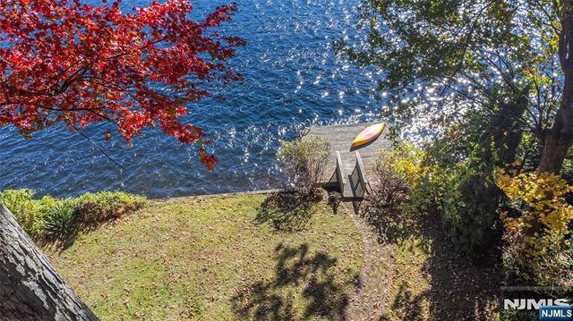 389 Cupsaw Drive, Ringwood, NJ 07456