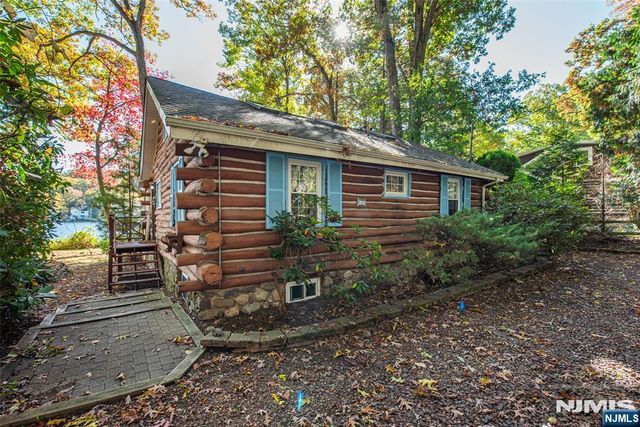 389 Cupsaw Drive, Ringwood, NJ 07456
