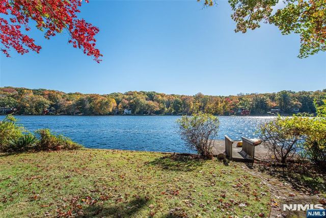 389 Cupsaw Drive, Ringwood, NJ 07456