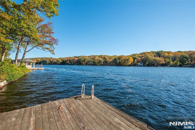 389 Cupsaw Drive, Ringwood, NJ 07456