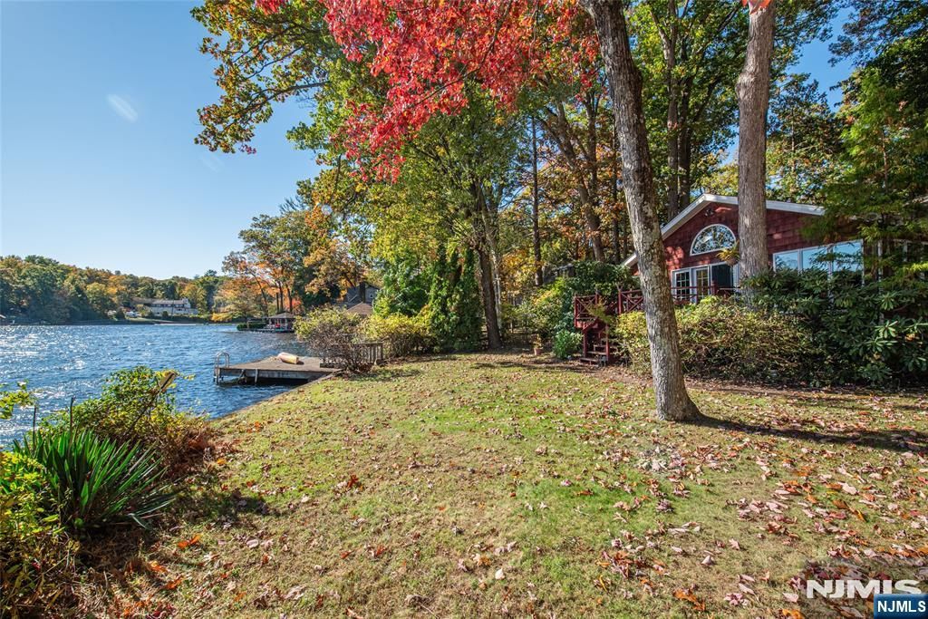 389 Cupsaw Drive, Ringwood, NJ 07456