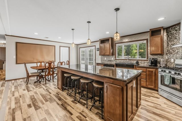 61 Kathryn Drive, Huntsville, TX 77320