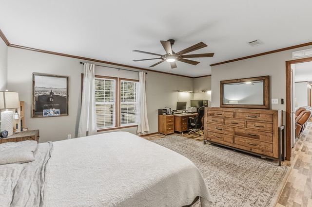 61 Kathryn Drive, Huntsville, TX 77320