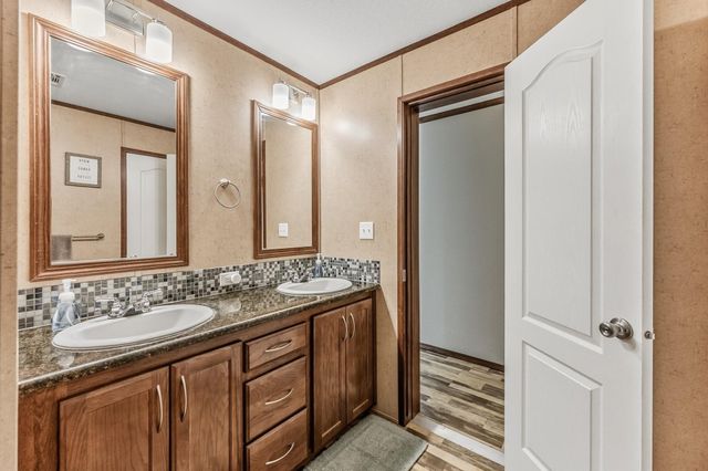 61 Kathryn Drive, Huntsville, TX 77320
