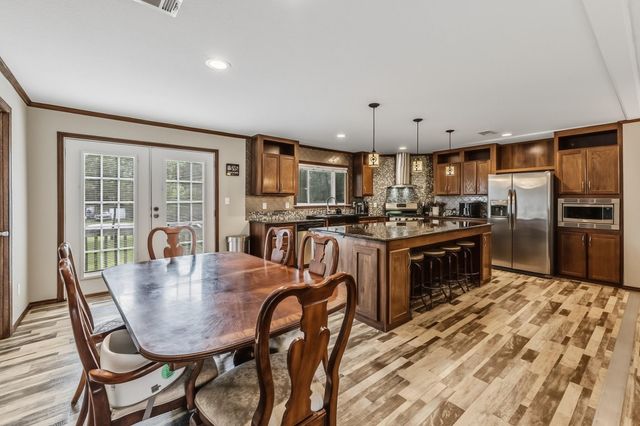 61 Kathryn Drive, Huntsville, TX 77320