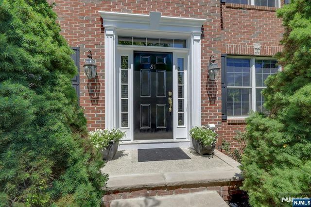 81 Lafayette Circle, Totowa, NJ 07512