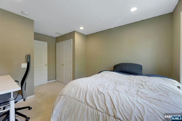 81 Lafayette Circle, Totowa, NJ 07512