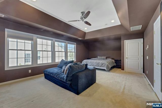 81 Lafayette Circle, Totowa, NJ 07512