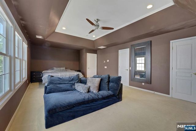 81 Lafayette Circle, Totowa, NJ 07512