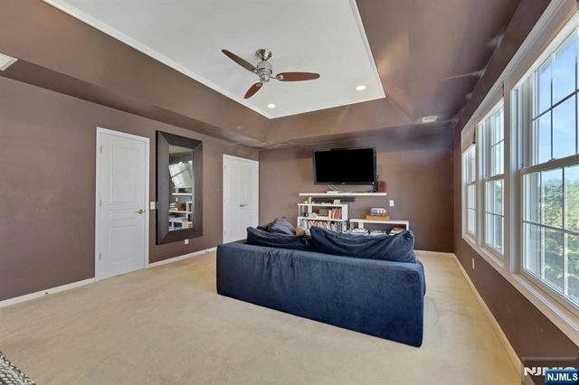 81 Lafayette Circle, Totowa, NJ 07512