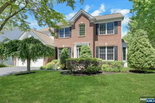 81 Lafayette Circle, Totowa, NJ 07512