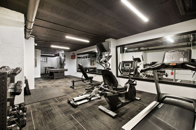 5858 N SHERIDAN Road 207, Chicago, IL 60660