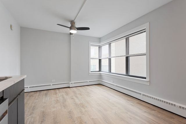 5858 N SHERIDAN Road 207, Chicago, IL 60660