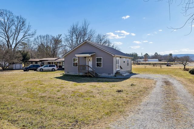 516 Davis St, Cowan, TN 37318