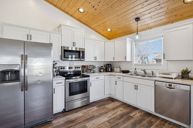 516 Davis St, Cowan, TN 37318