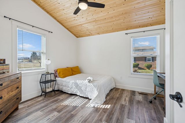 516 Davis St, Cowan, TN 37318