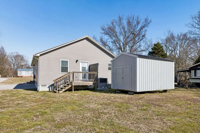 516 Davis St, Cowan, TN 37318