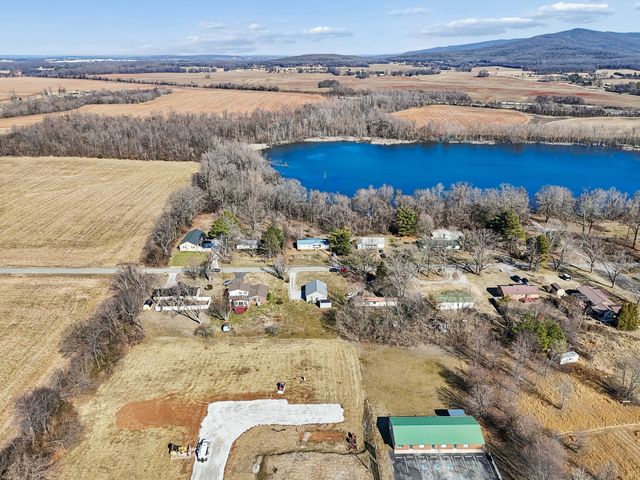 516 Davis St, Cowan, TN 37318