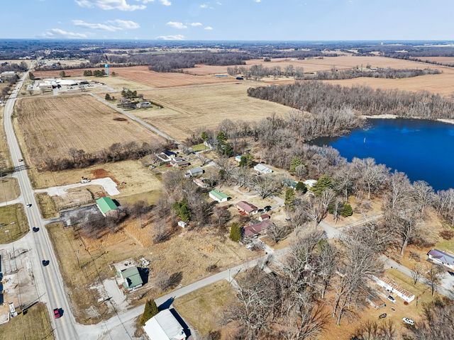 516 Davis St, Cowan, TN 37318