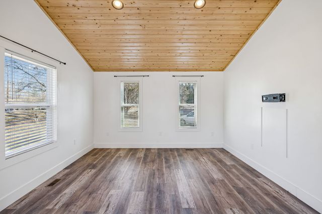 516 Davis St, Cowan, TN 37318