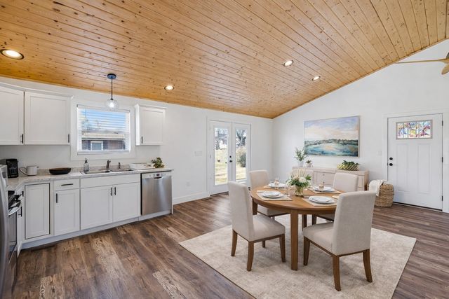 516 Davis St, Cowan, TN 37318