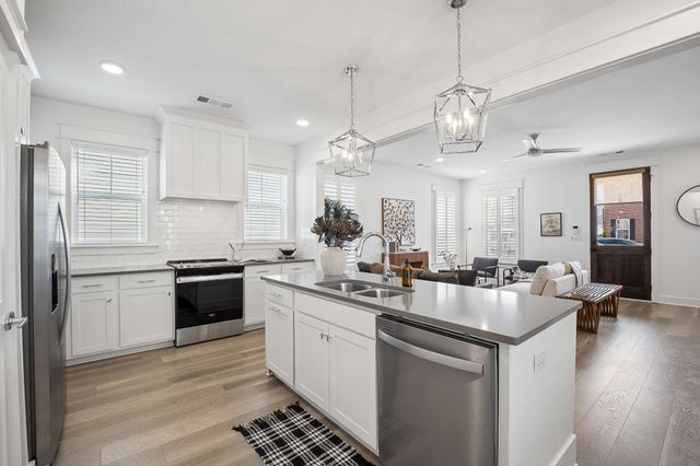 155 Oasis Dr, La Vergne, TN 37086