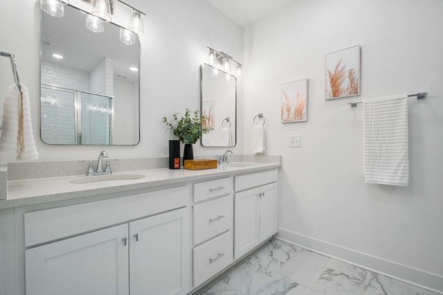 155 Oasis Dr, La Vergne, TN 37086