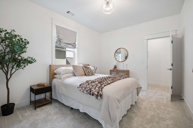 155 Oasis Dr, La Vergne, TN 37086