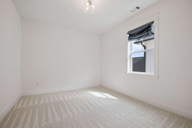 155 Oasis Dr, La Vergne, TN 37086