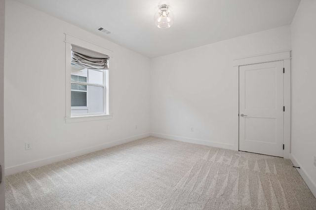 155 Oasis Dr, La Vergne, TN 37086