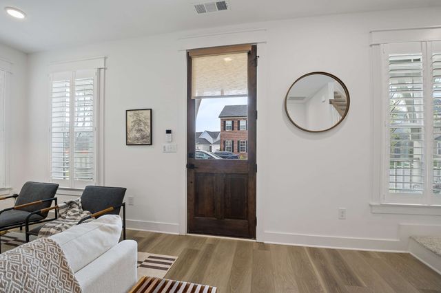 155 Oasis Dr, La Vergne, TN 37086