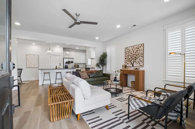 155 Oasis Dr, La Vergne, TN 37086