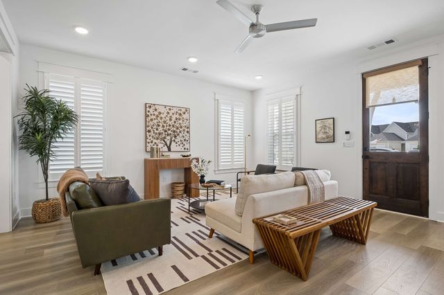 155 Oasis Dr, La Vergne, TN 37086