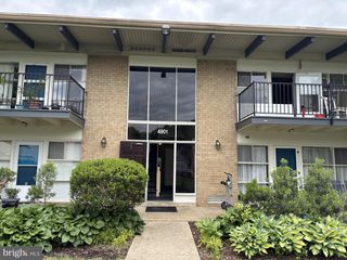 4901 AMERICANA DR #202, Annandale, VA 22003