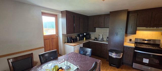184 Gladstone 3, Boston, MA 02128