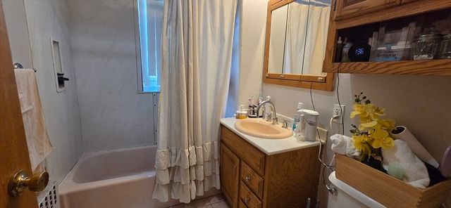 184 Gladstone 3, Boston, MA 02128
