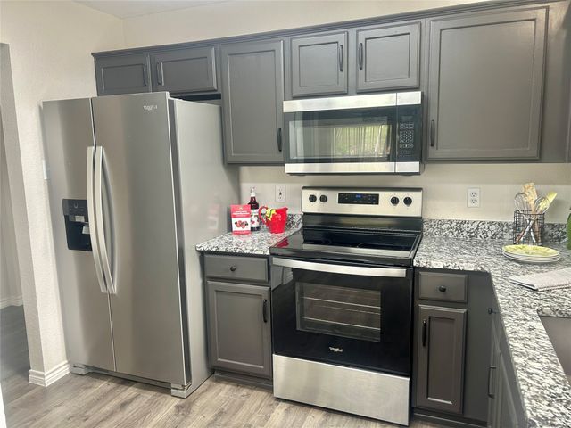 1712 Creekside Avenue, Sherman, TX 75092