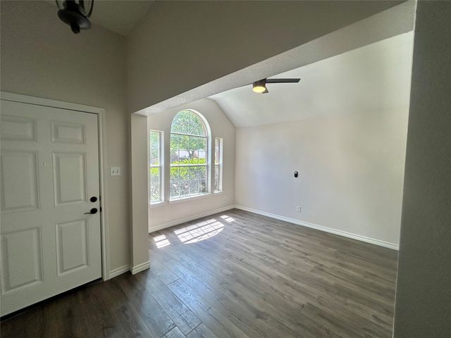 1712 Creekside Avenue, Sherman, TX 75092