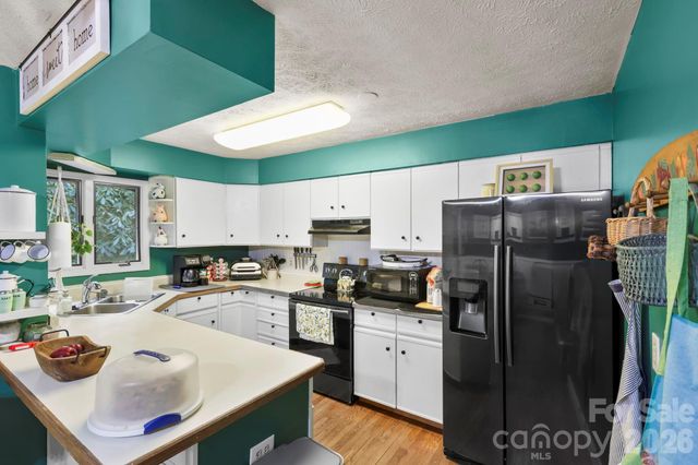 446 Silver Fox Lane, Pisgah Forest, NC 28768