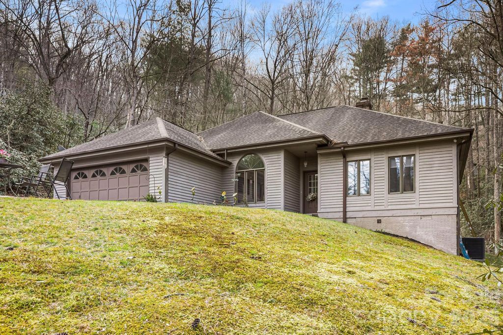 446 Silver Fox Lane, Pisgah Forest, NC 28768