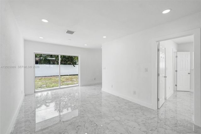 6442 Oak Street, Hollywood, FL 33024