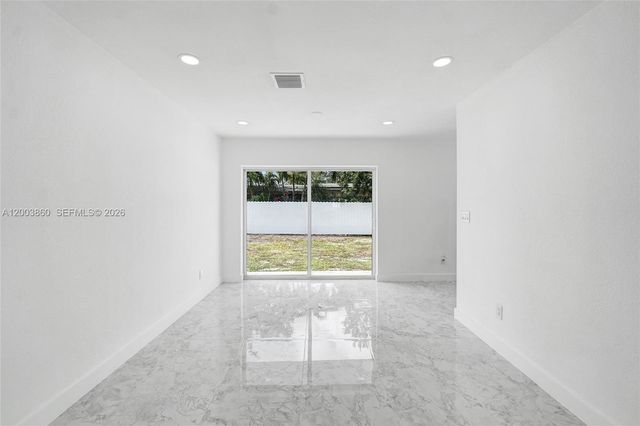 6442 Oak Street, Hollywood, FL 33024