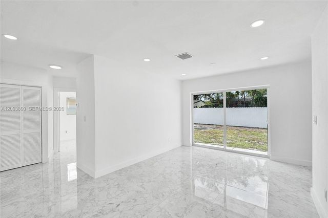 6442 Oak Street, Hollywood, FL 33024