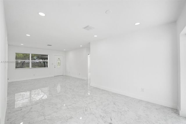6442 Oak Street, Hollywood, FL 33024