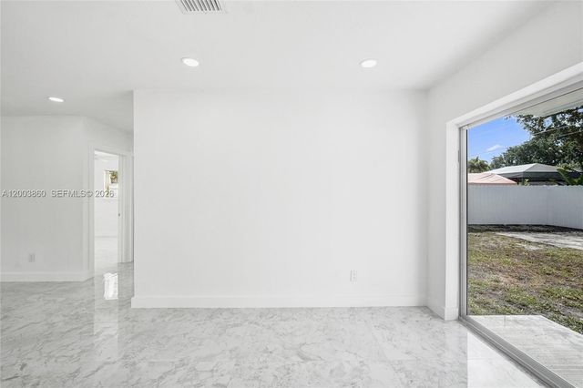 6442 Oak Street, Hollywood, FL 33024
